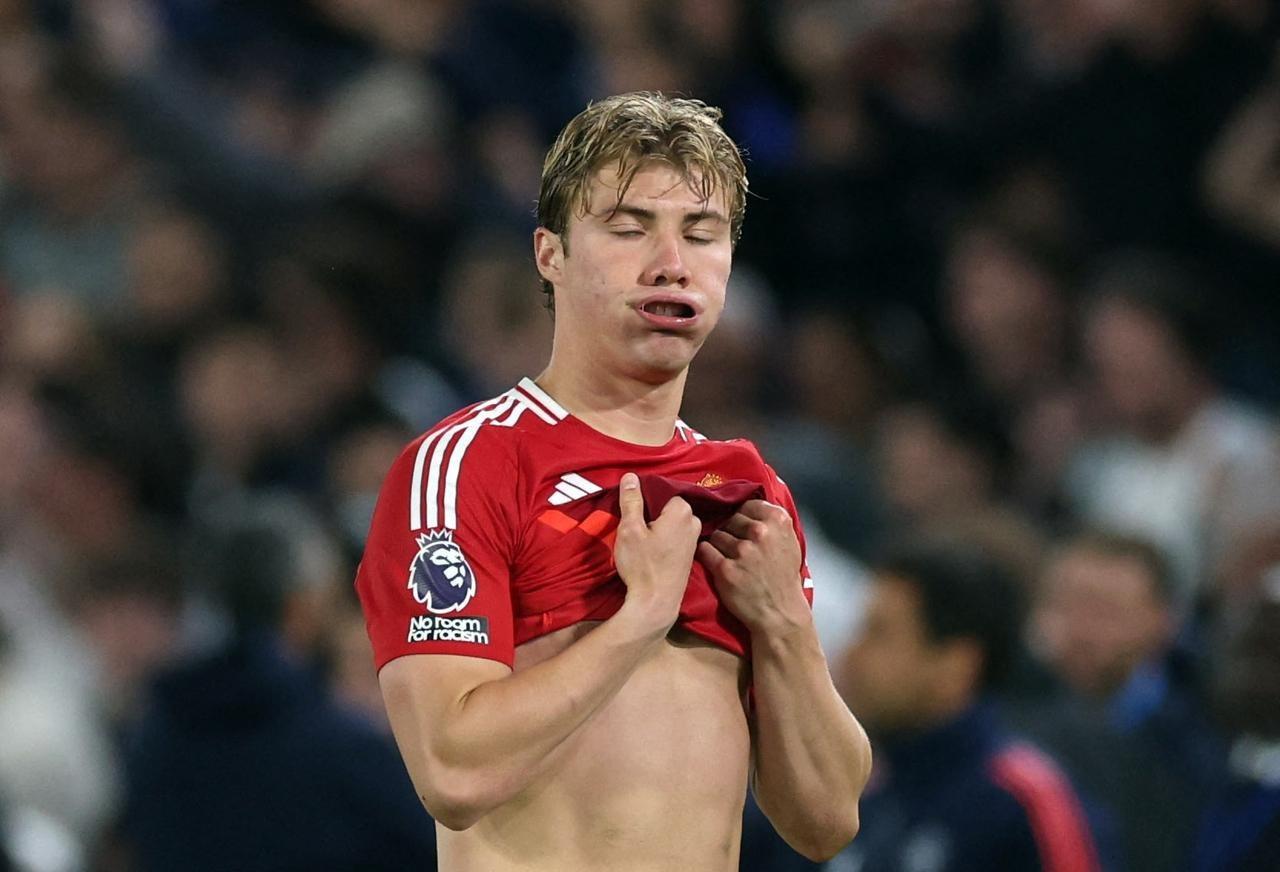 LOL电竞竞猜 -埃因霍温发布备战花絮,转会期队长鼓劲,德国杯任务艰巨,球探报告显示潜力的简单介绍