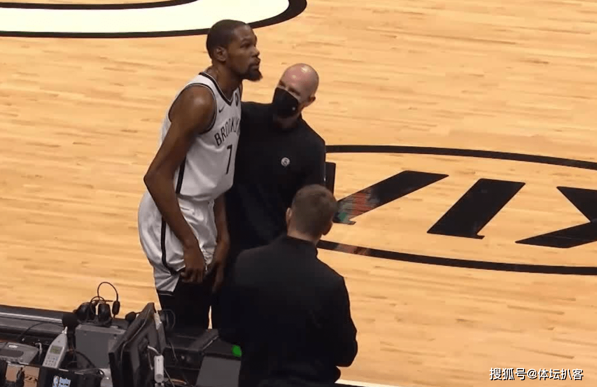 LOL赛事官网 -赛地聚焦——社区盾赛后热度飙升；比利亚雷亚尔绝杀压哨；更衣室稳定；球队文化再被提及的简单介绍