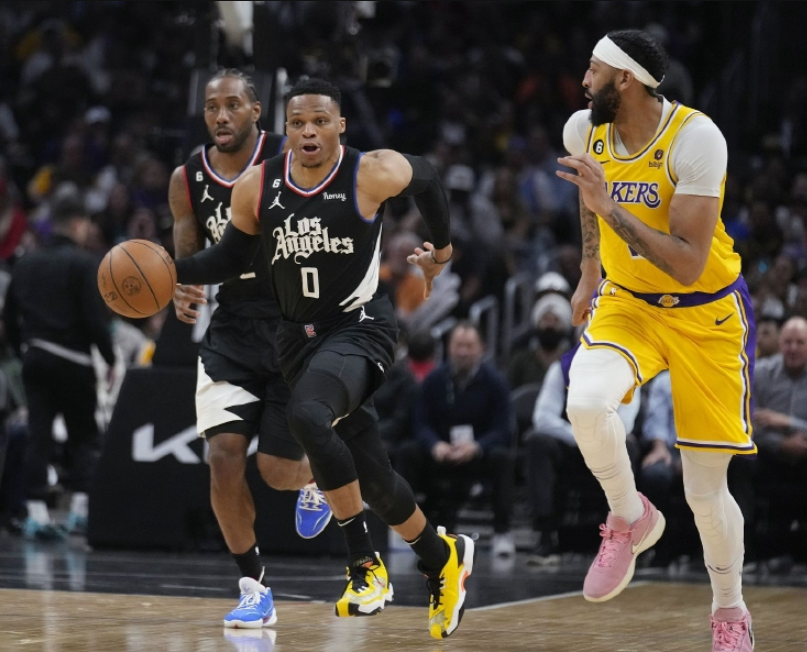 集结日西汉姆调整名单以备NBA常规赛，伤情更新环节打磨，悬念犹存，轮换策略成焦点(nba常规赛最后一场)